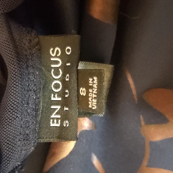 Navy & rose shimmer flower detail with sheer navy cap sleeves - Picture 6 of 7